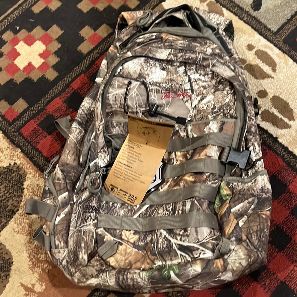Bnwt field line pro series backpack